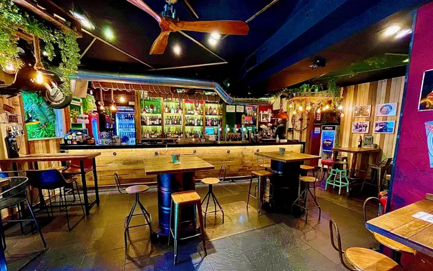 Interior de Pícaro Tapas y Copas