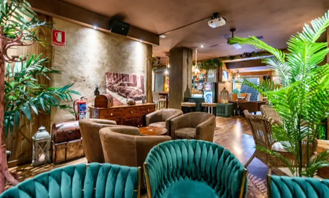 Interior de uno de los establecimientos de Grupo Nazka